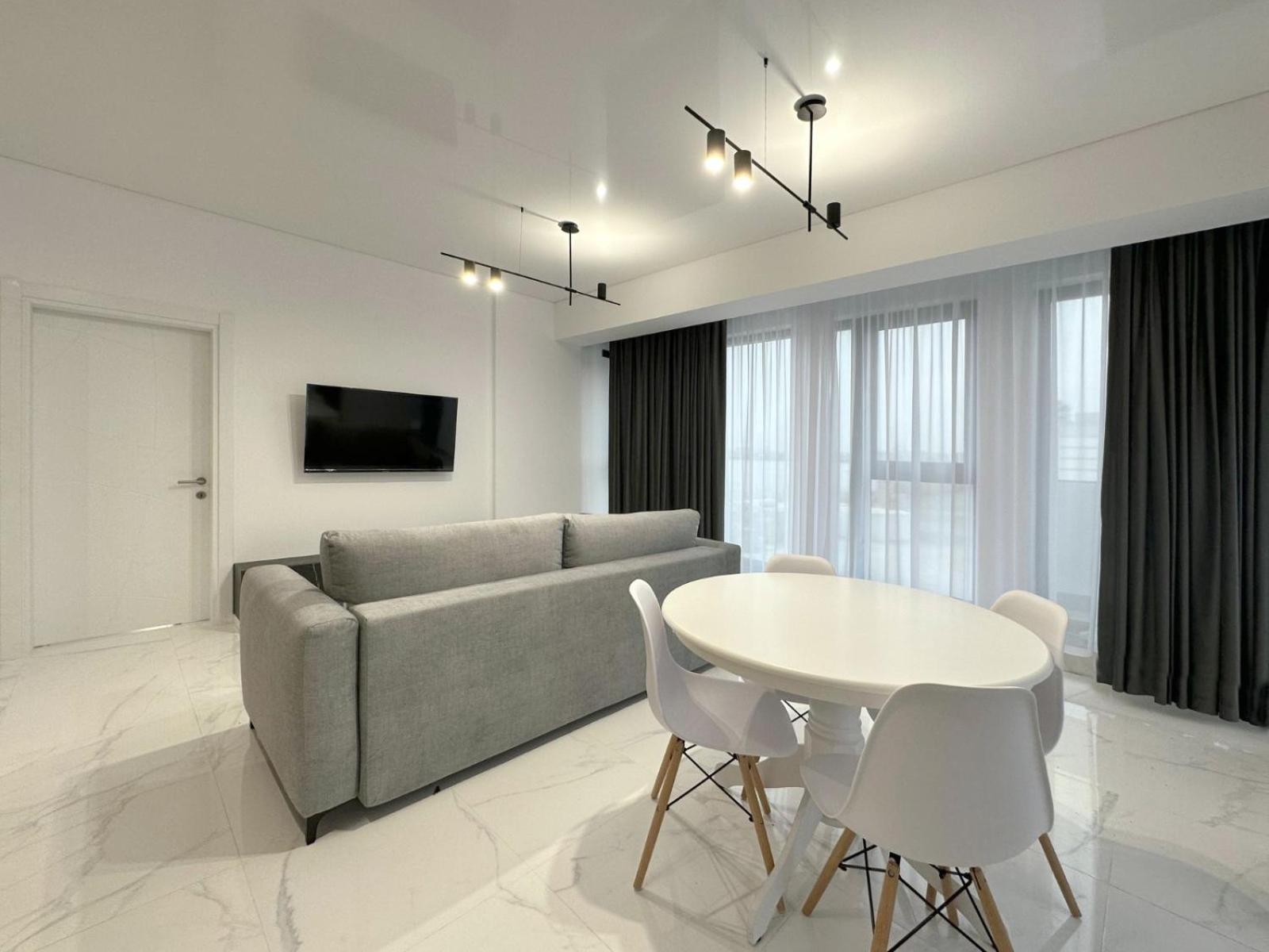 Koya Tower By The Lake Apartments Mamaia Ngoại thất bức ảnh