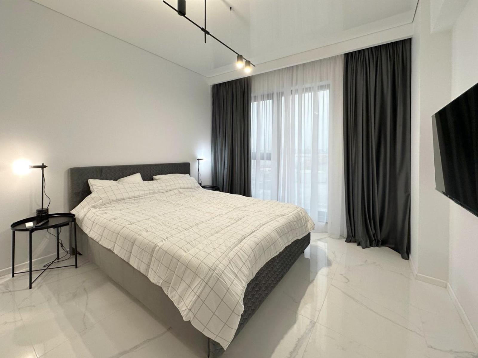 Koya Tower By The Lake Apartments Mamaia Ngoại thất bức ảnh
