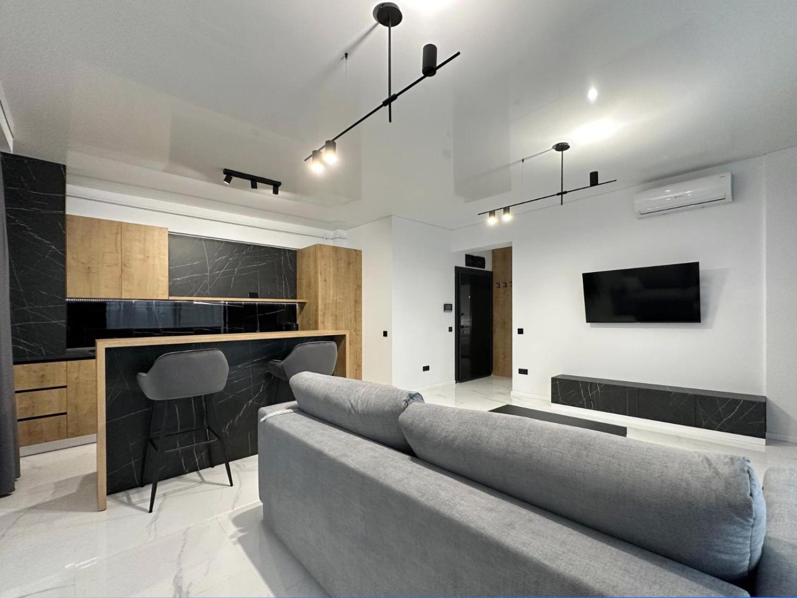 Koya Tower By The Lake Apartments Mamaia Ngoại thất bức ảnh