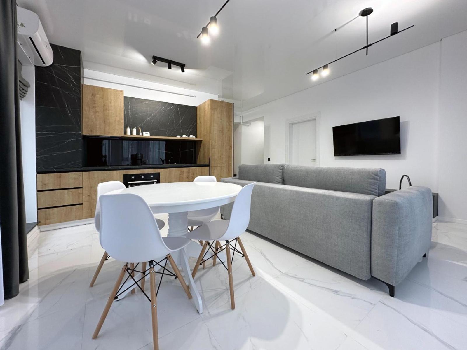 Koya Tower By The Lake Apartments Mamaia Ngoại thất bức ảnh