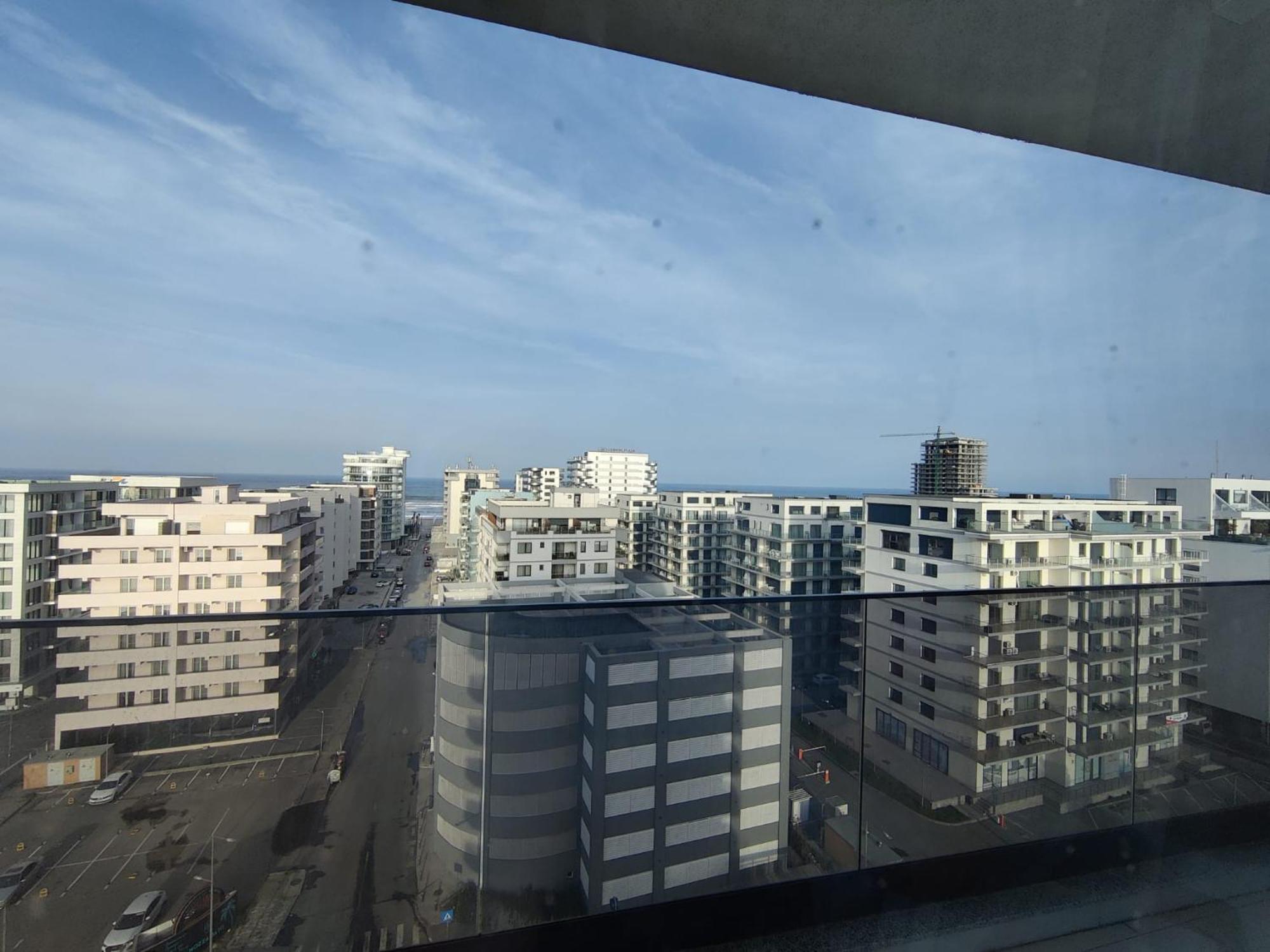 Koya Tower By The Lake Apartments Mamaia Ngoại thất bức ảnh